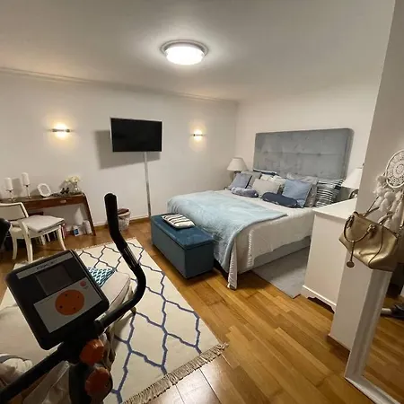 Condominio Encantador Com Piscina E Jardim דירה *