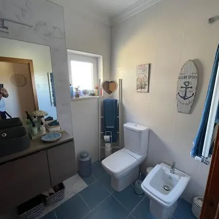 Condominio Encantador Com Piscina E Jardim